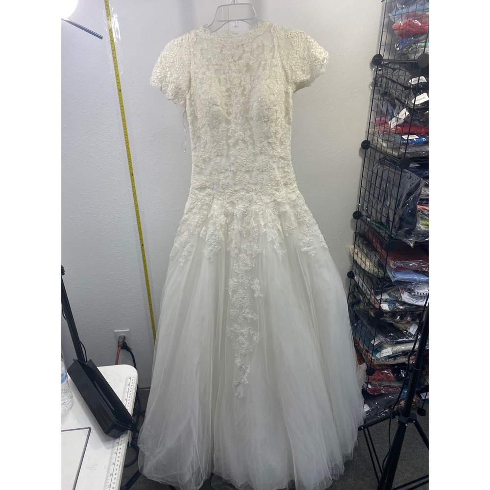 La Sposa Lace Tulle Wedding Dress Short Sleeve Ivory Size 8 US 40 EU